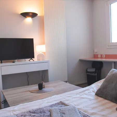 Le Montholon - Elegance - Calme Et Parking * Bourg-en-Bresse