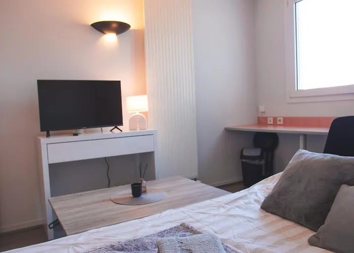 Le Montholon - Elegance - Calme Et Parking * Bourg-en-Bresse
