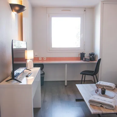 Le Montholon - Elegance - Calme Et Parking شقة *
